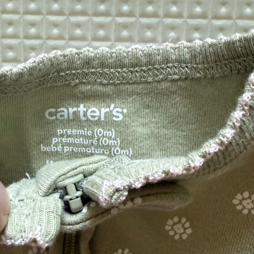 Carter’s|Baby girl Sage green ditsy floral with Bunny One Piece,footsies•••